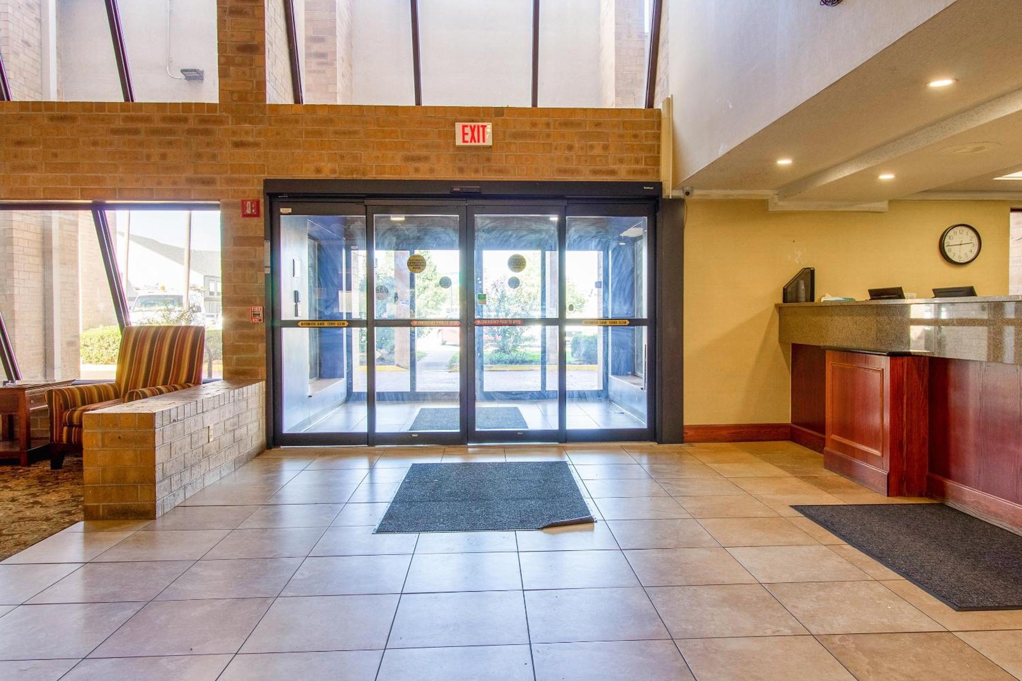Tulsa Square Hotel Central, I-44 By Oyo Ngoại thất bức ảnh