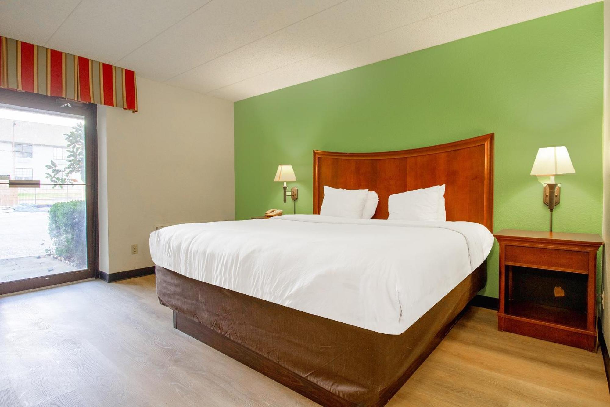 Tulsa Square Hotel Central, I-44 By Oyo Ngoại thất bức ảnh